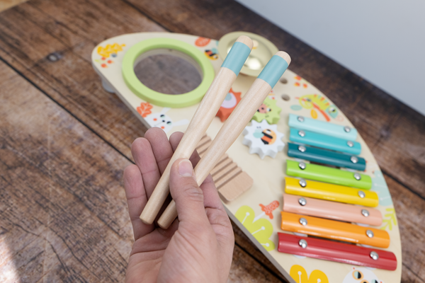 Musikparty-Tisch für Kinder