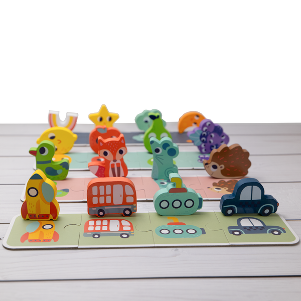 3D-Memory mit Holzfiguren und Tasche