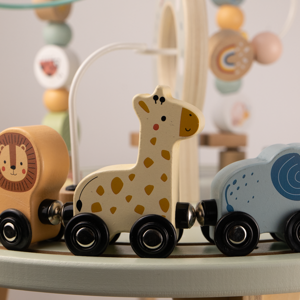 Kinder-Spieltisch mit Eisenbahn