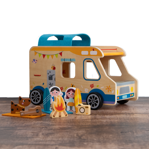 Erlebnis-Camper aus Holz mit Figuren