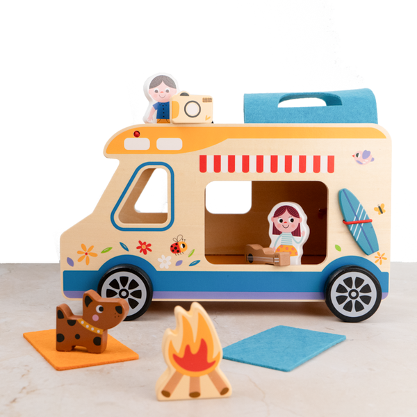 Erlebnis-Camper aus Holz mit Figuren