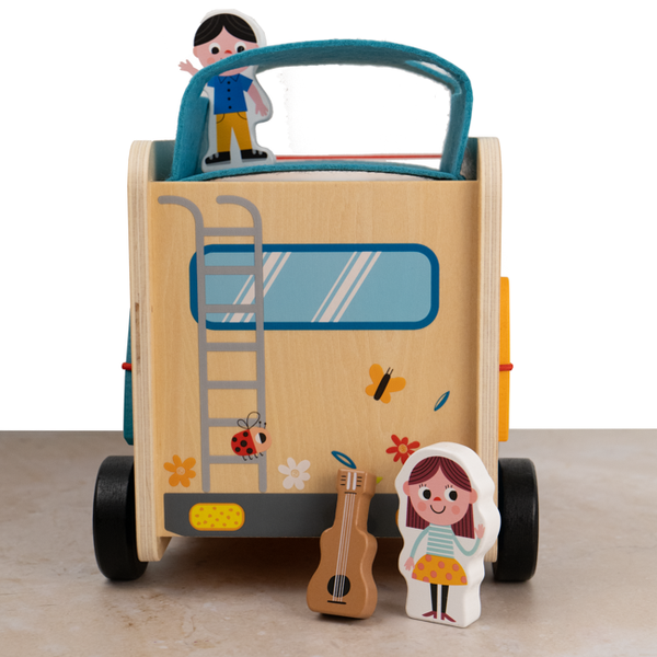 Erlebnis-Camper aus Holz mit Figuren