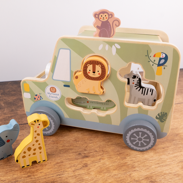 Safari-Jeep aus Holz
